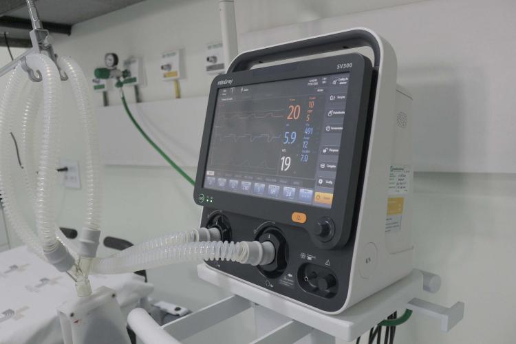 Hospitais de Foz e Cascavel recebem equipamentos e nova ala