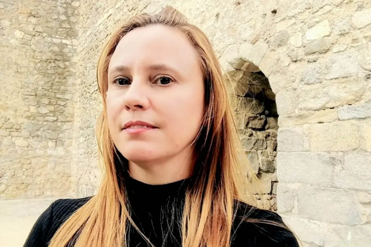 Ex-aluna vence prêmio internacional Santander Uni-Covid-19