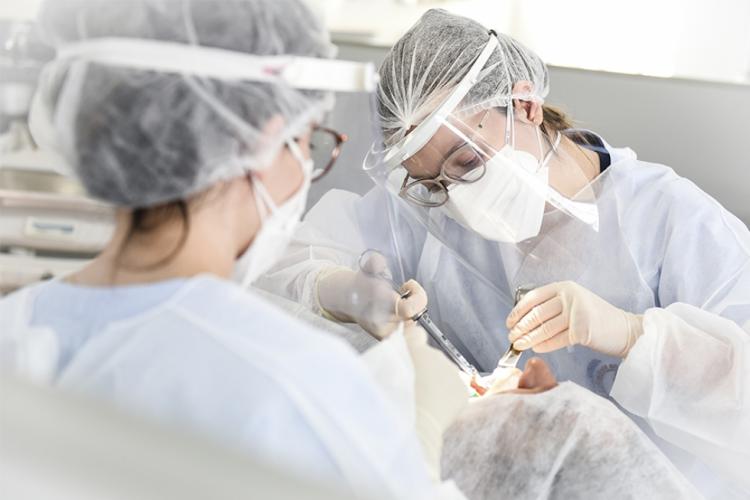 Clínica de Odontologia da UENP atende a 22 municípios do Norte Pioneiro do Paraná