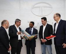 Comitiva do Paraná começa agenda na Índia com visita a gigante global de tecnologia