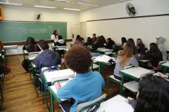 Educação prevê mais de 300 psicólogos e assistentes sociais para atuar nas escolas estaduais