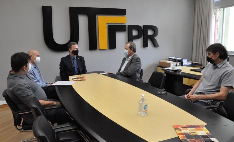 Estado e UTFPR firmam parceria para fortalecer o ecossistema de inovação