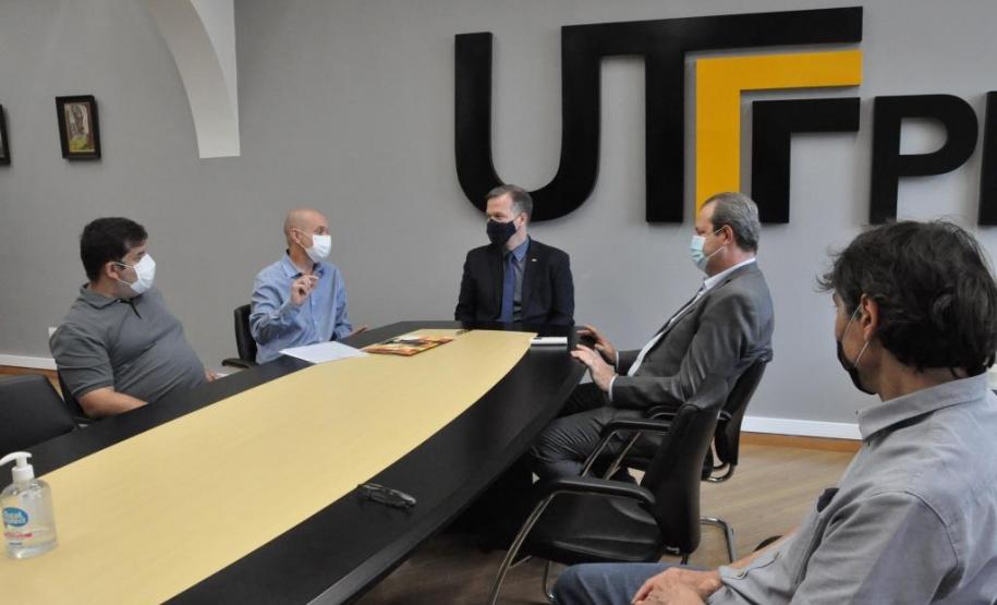 Estado e UTFPR firmam parceria para fortalecer o ecossistema de inovação