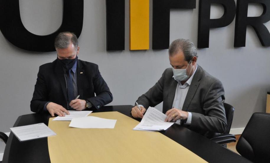 Estado e UTFPR firmam parceria para fortalecer o ecossistema de inovação