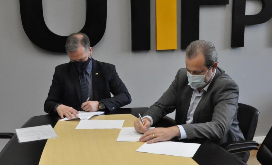 Estado e UTFPR firmam parceria para fortalecer o ecossistema de inovação