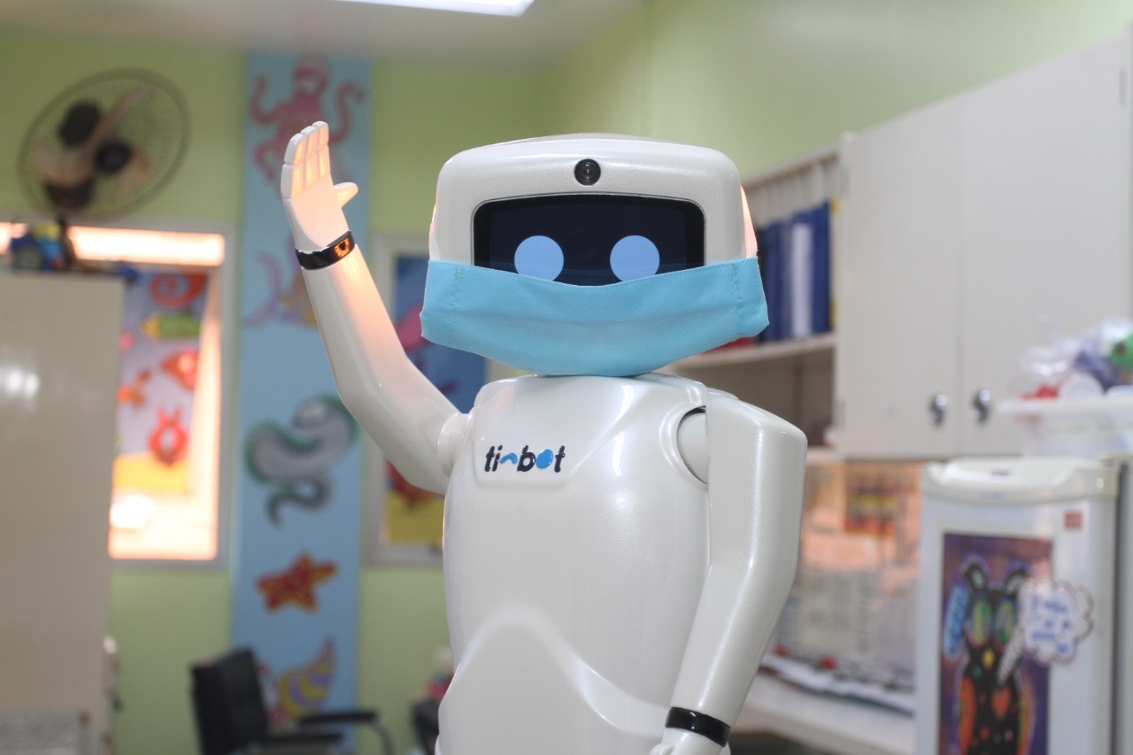 Tinbot Robótica  Conheça o robô brasileiro