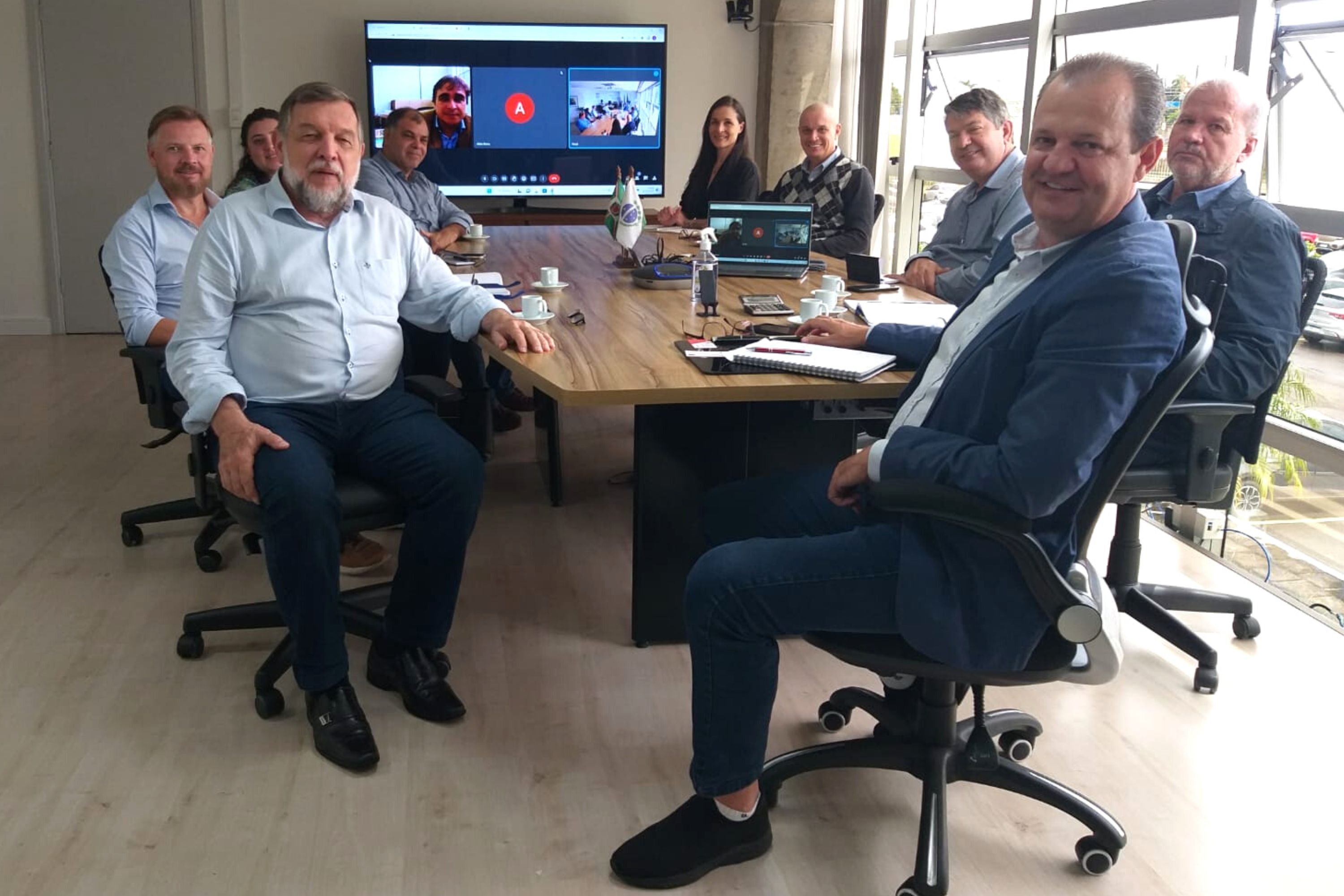 SETI busca apoio do senador Arns para projeto na área genômica