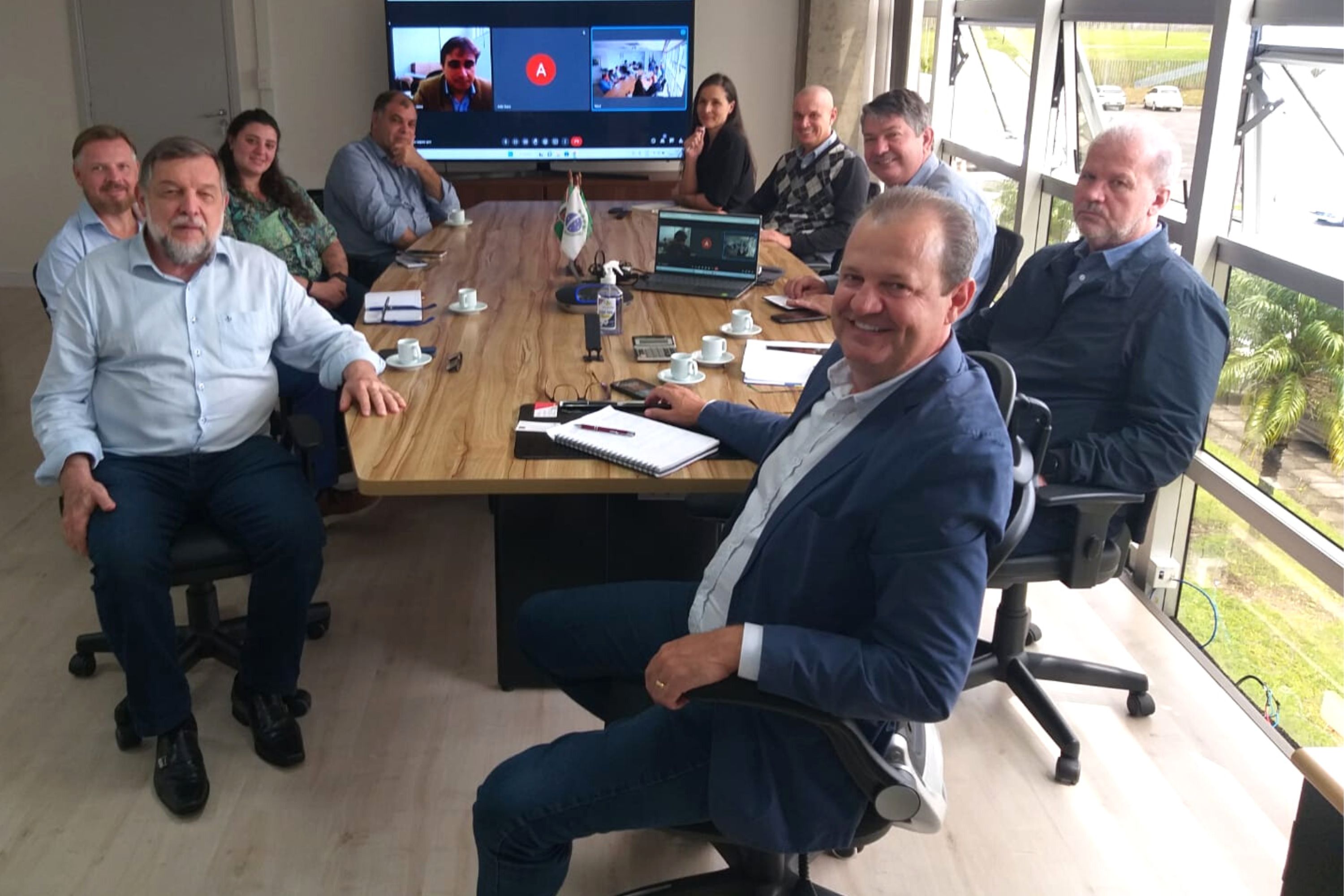 SETI busca apoio do senador Arns para projeto na área genômica