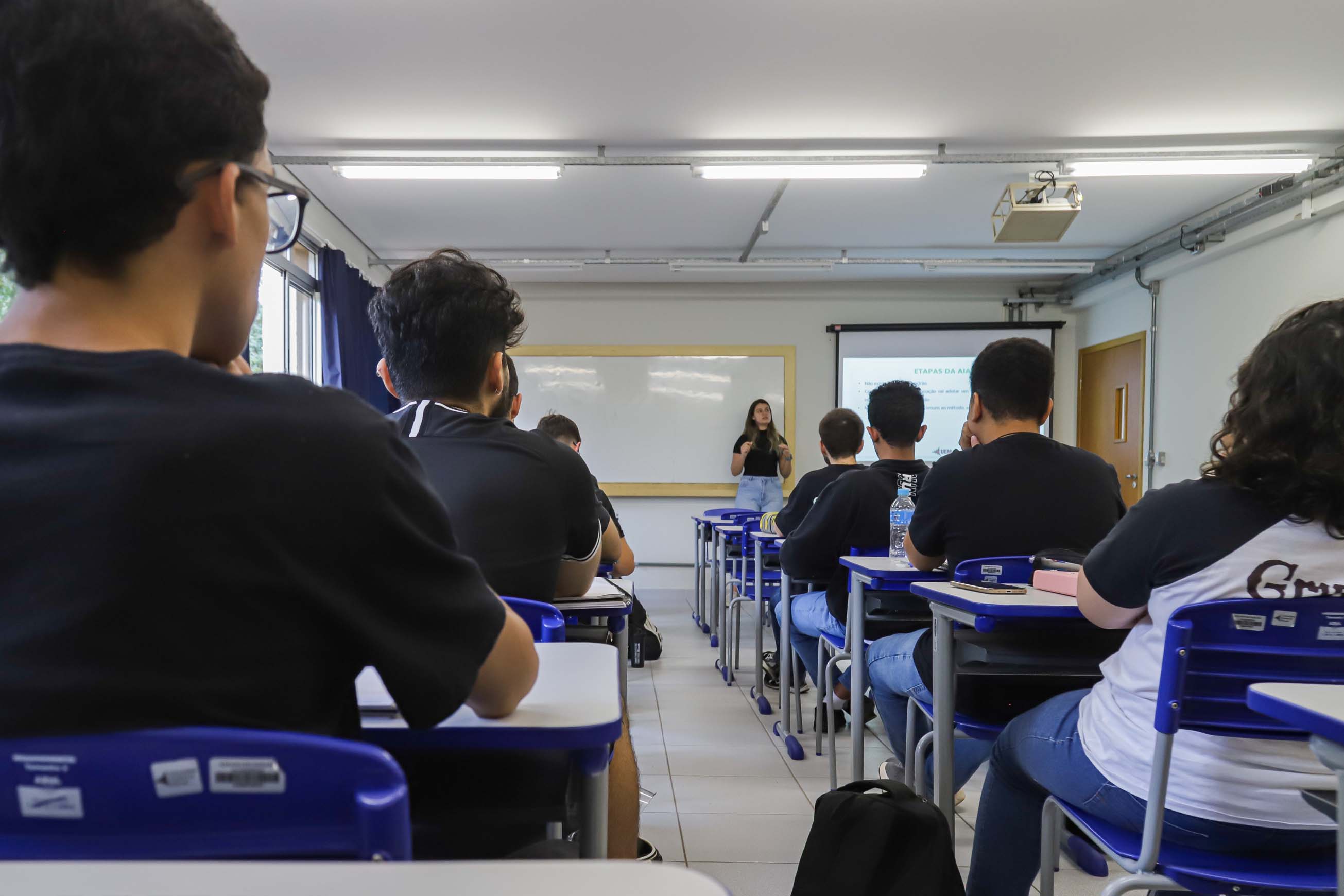 UEM e Unicentro abrem concurso e teste seletivo para contratação de 187 professores