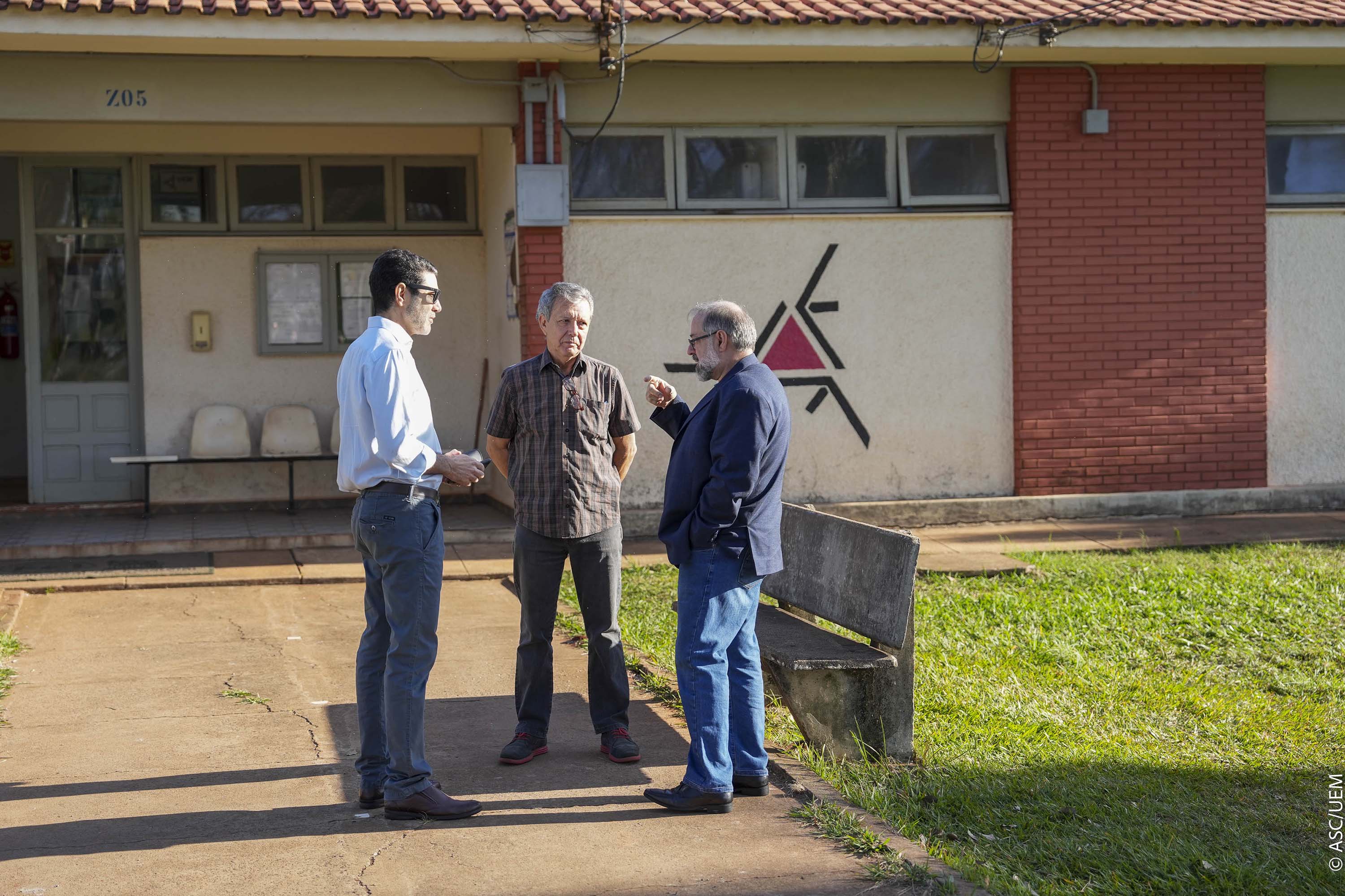 Projeto de extensão da UEM promove cultivo de alimentos para pessoas em recuperação