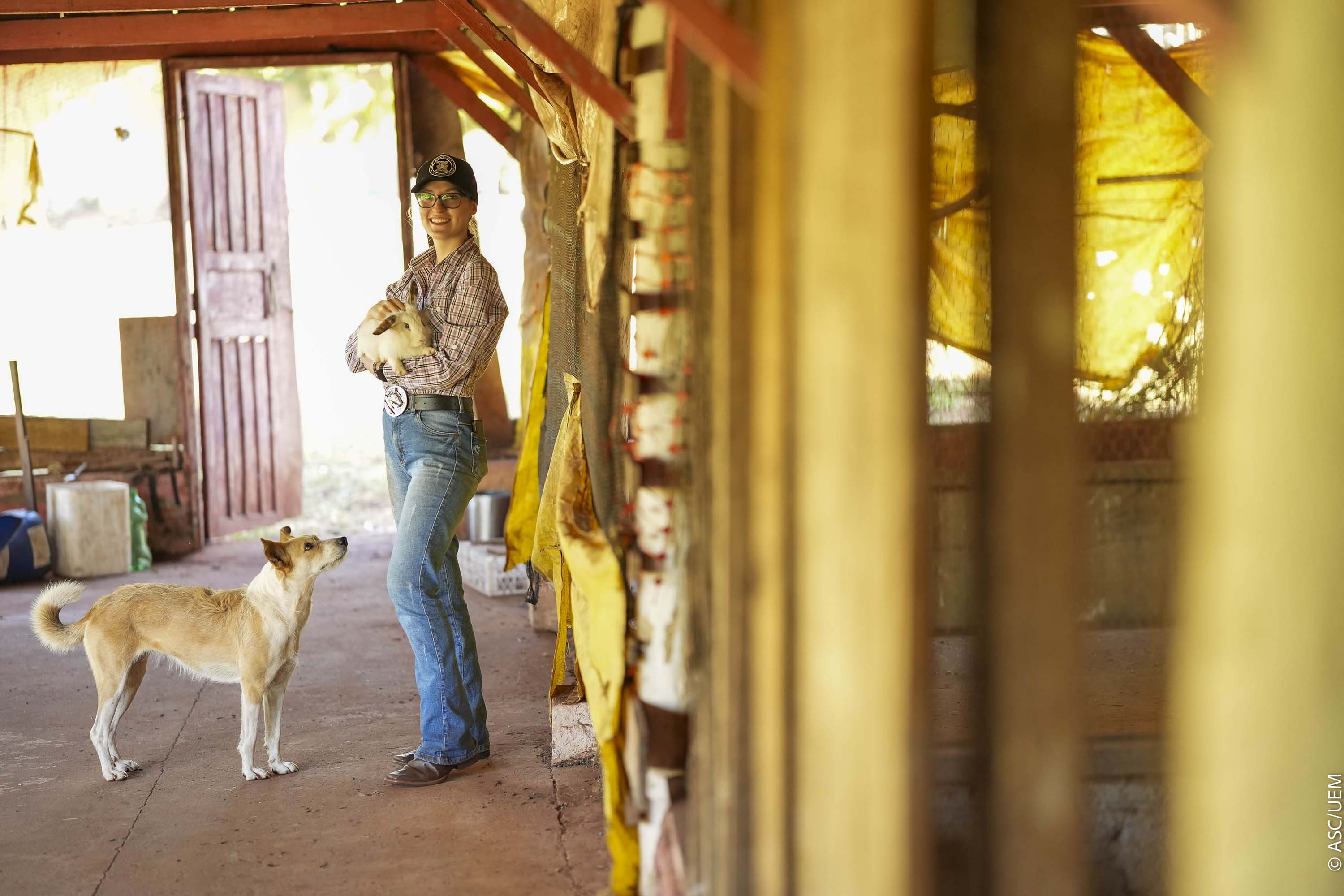 Projeto de extensão da UEM promove cultivo de alimentos para pessoas em recuperação