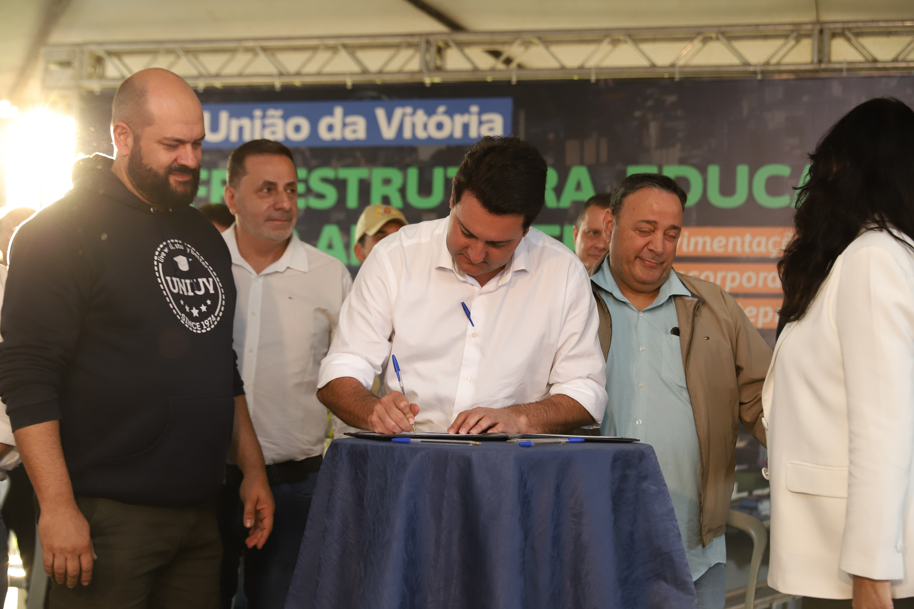 Governador confirma proposta e incorporação do Uniuv pela Unespar avança