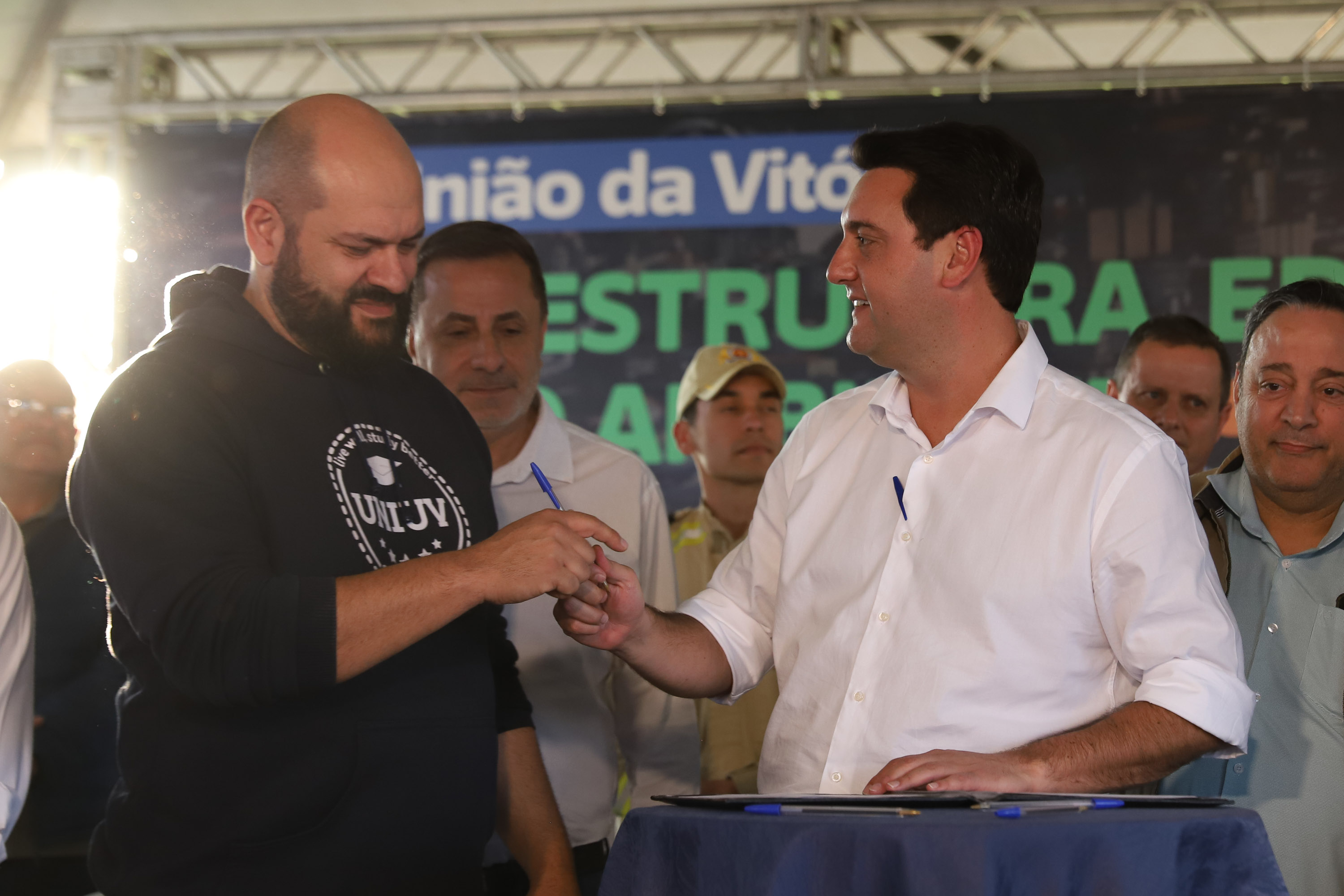 Governador confirma proposta e incorporação do Uniuv pela Unespar avança