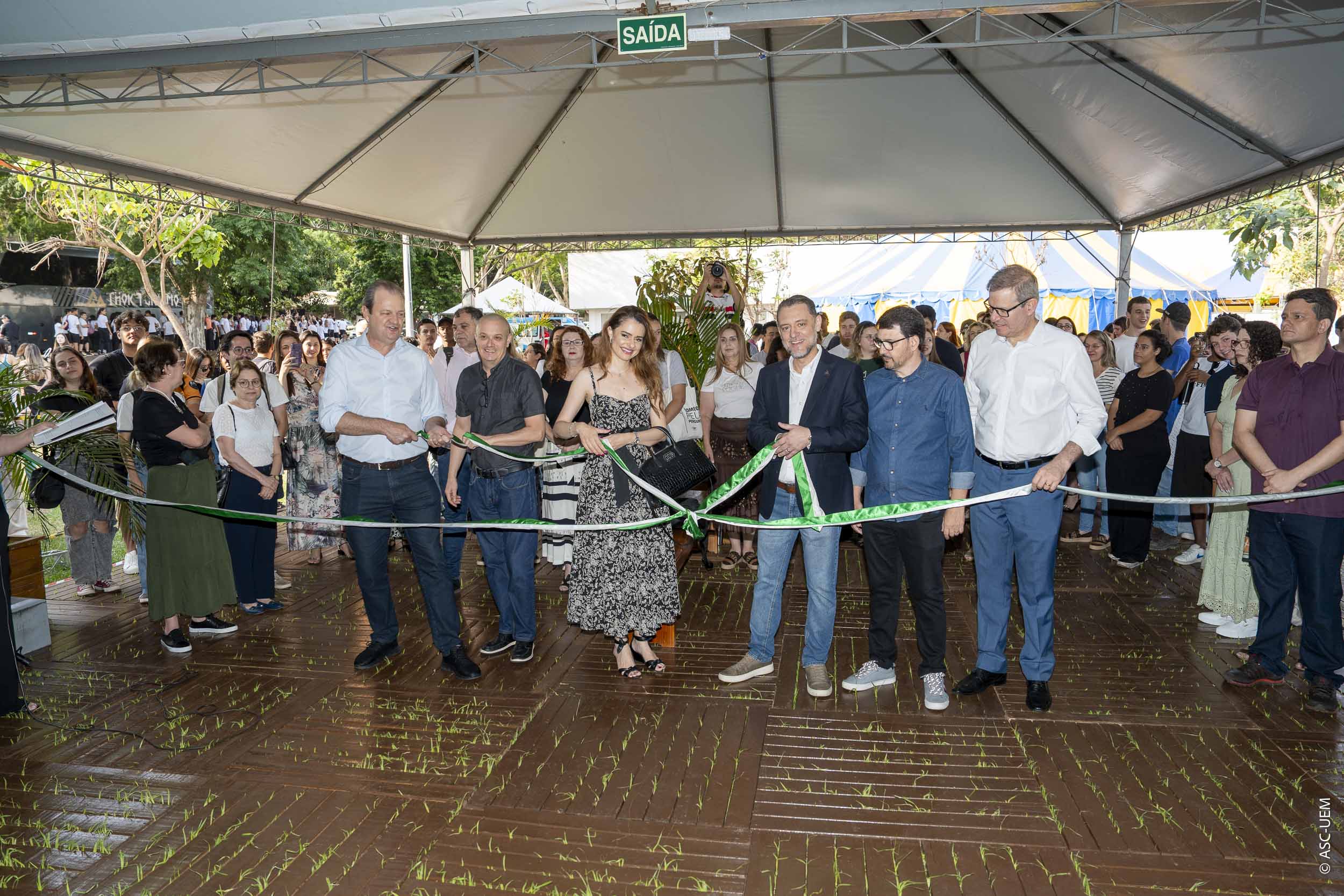Pavilhão científico reúne milhares de visitantes e abre Paraná Faz Ciência na UEM