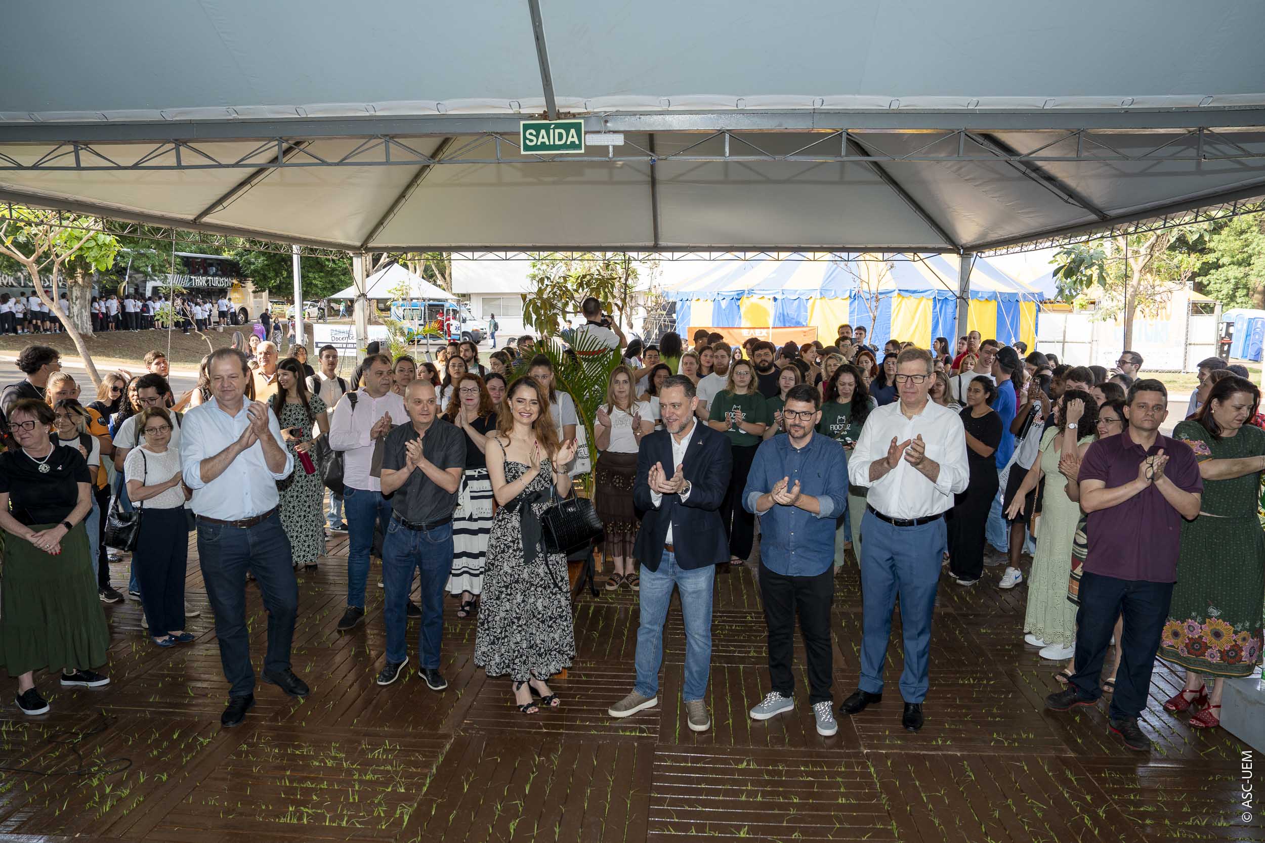 Pavilhão científico reúne milhares de visitantes e abre Paraná Faz Ciência na UEM