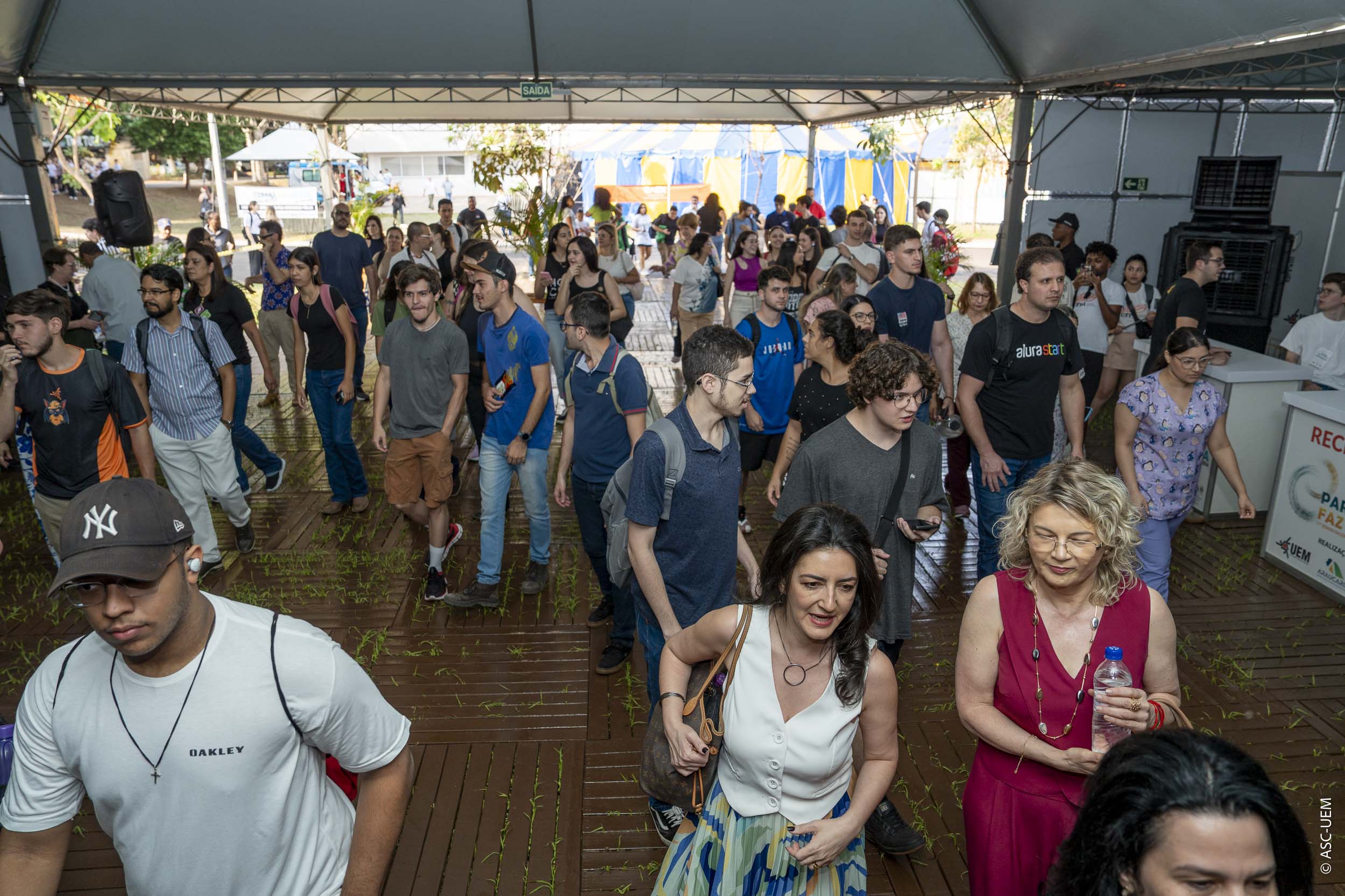 Pavilhão científico reúne milhares de visitantes e abre Paraná Faz Ciência na UEM