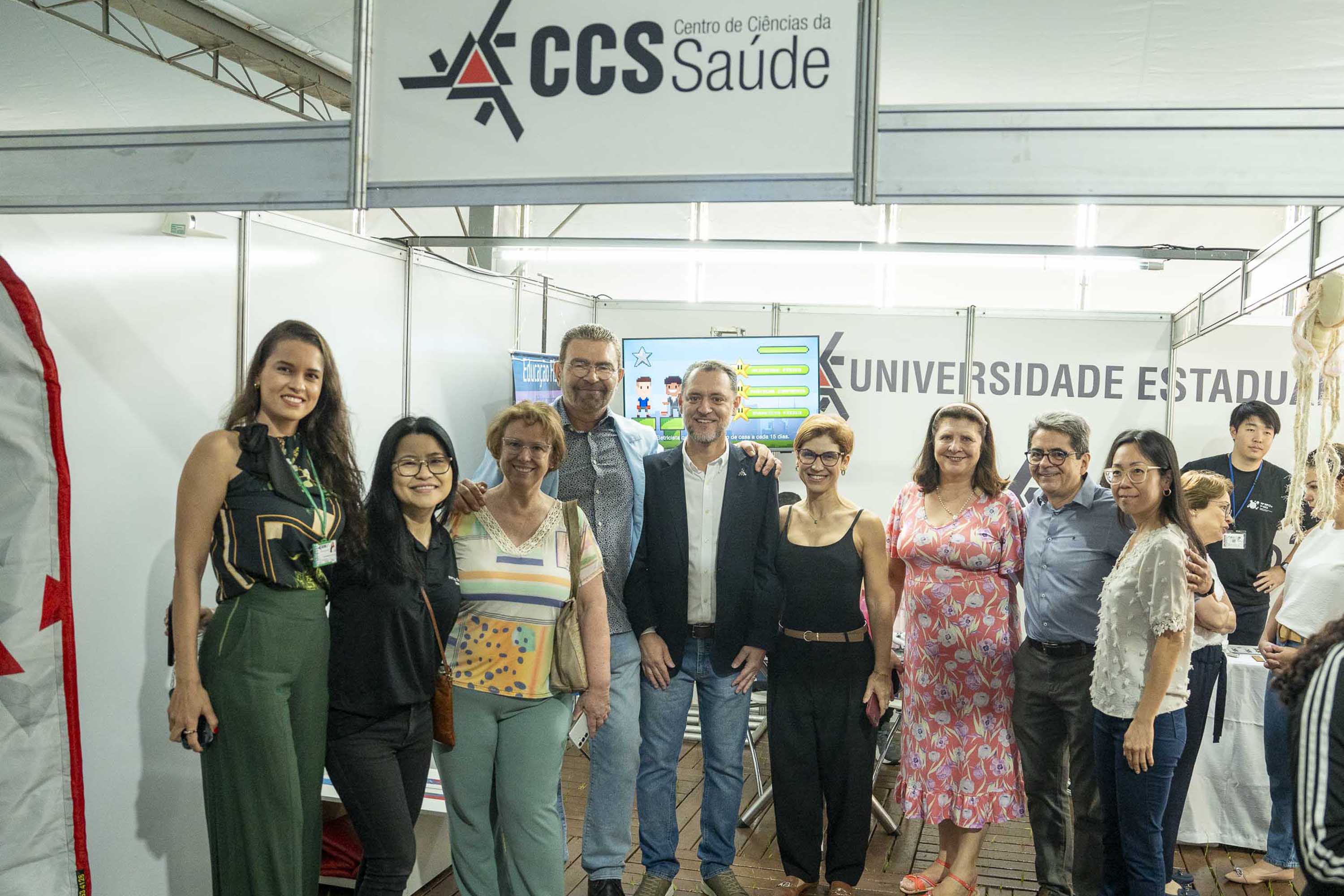 Pavilhão científico reúne milhares de visitantes e abre Paraná Faz Ciência na UEM