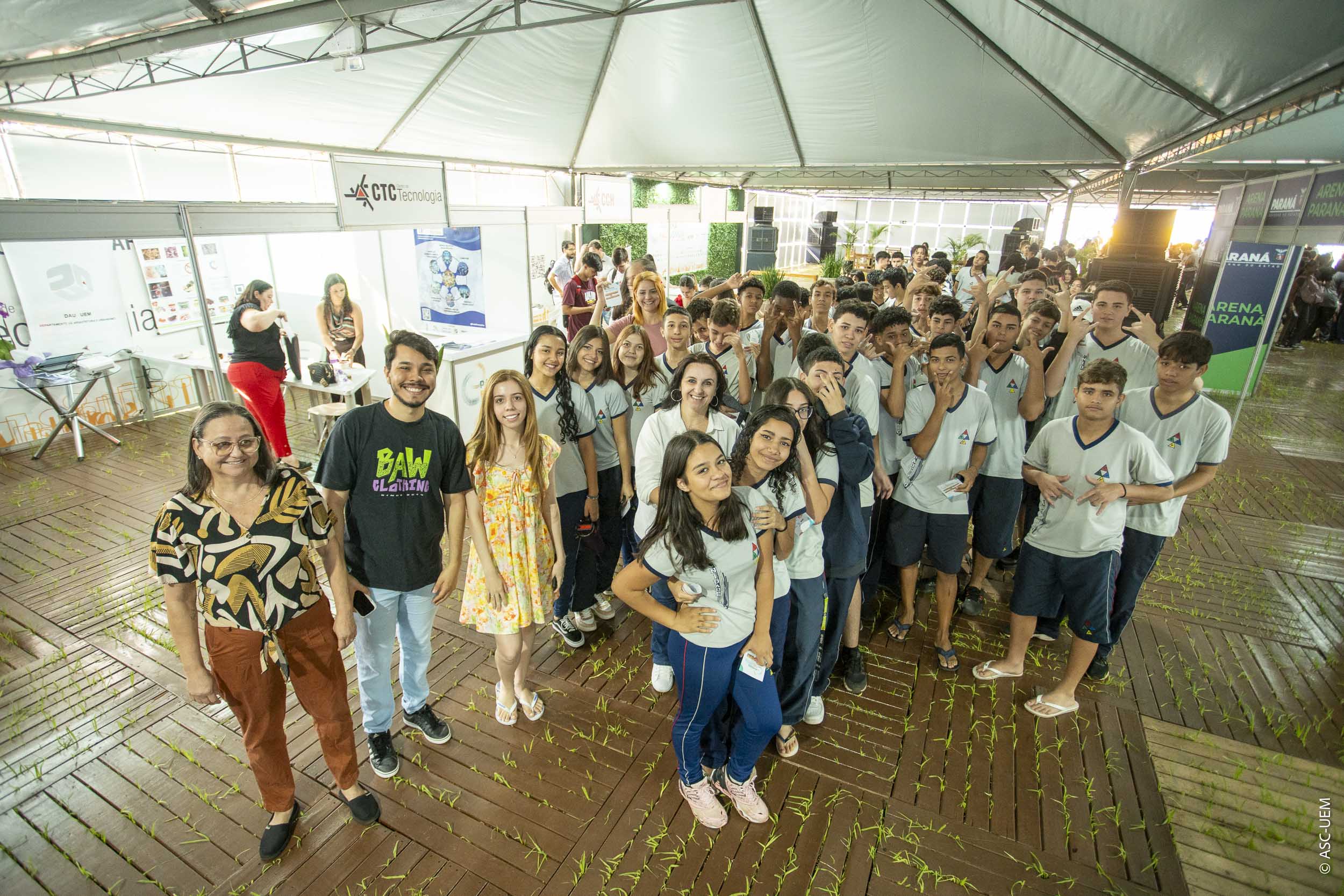Pavilhão científico reúne milhares de visitantes e abre Paraná Faz Ciência na UEM
