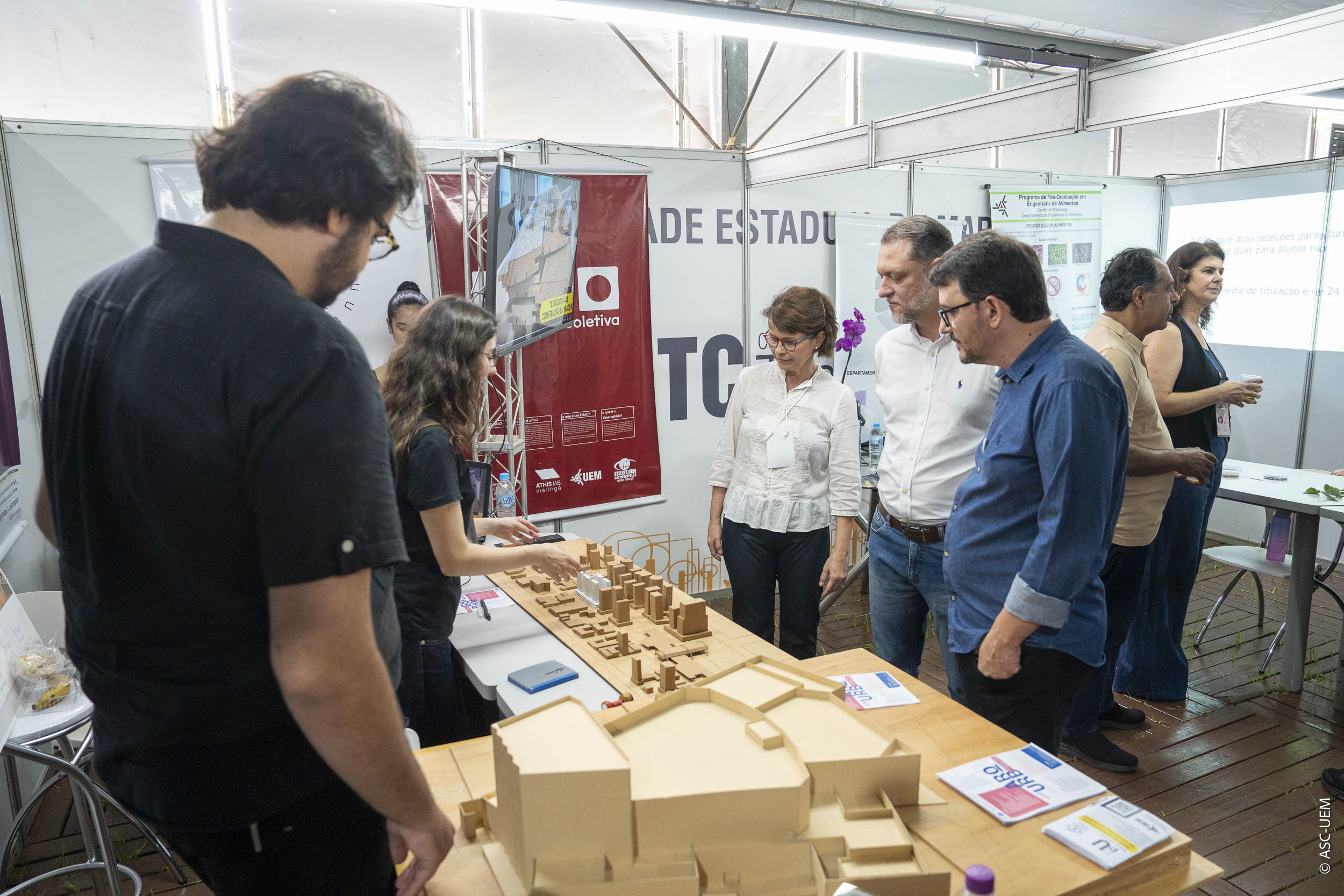 Pavilhão científico reúne milhares de visitantes e abre Paraná Faz Ciência na UEM