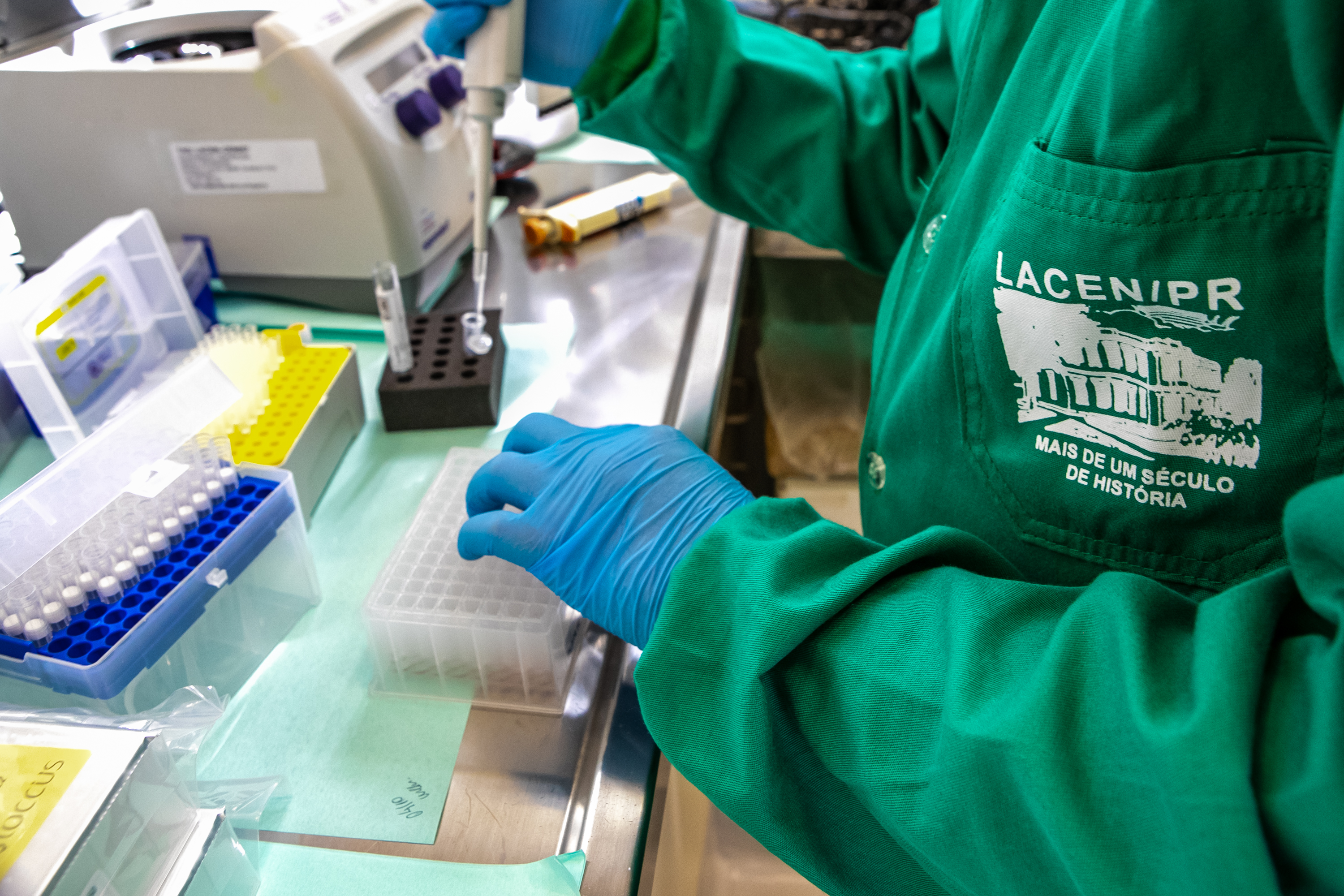 Prestes a superar marca de 2023, Lacen ultrapassa meio milhão de exames em 2024