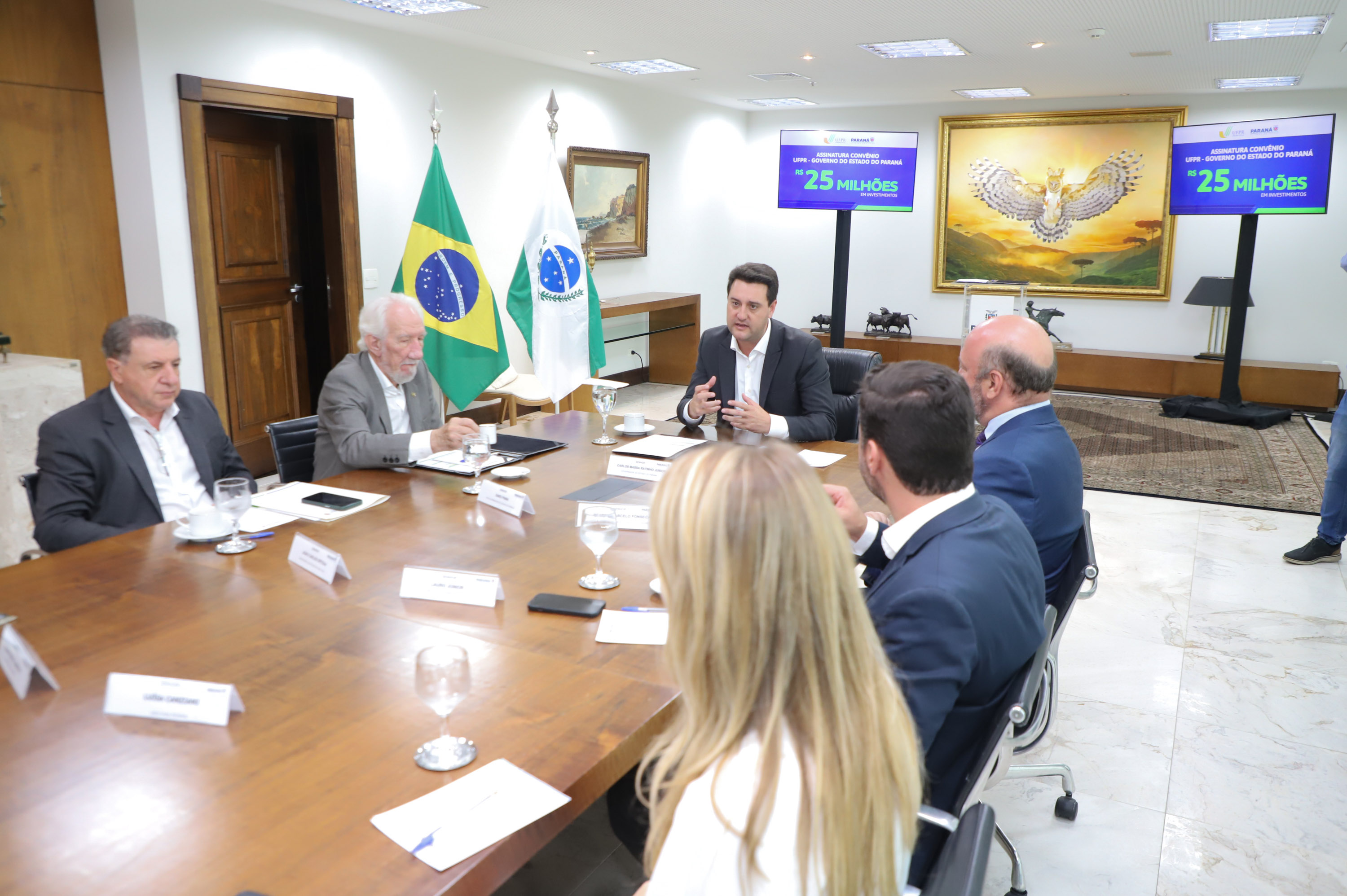 O governador Carlos Massa Ratinho Junior assinou nesta segunda-feira (02) o convênio entre o Governo do Estado e a Universidade Federal do Paraná (UFPR) para construção da sede própria da instituição em Jandaia do Sul, no Vale do Ivaí.