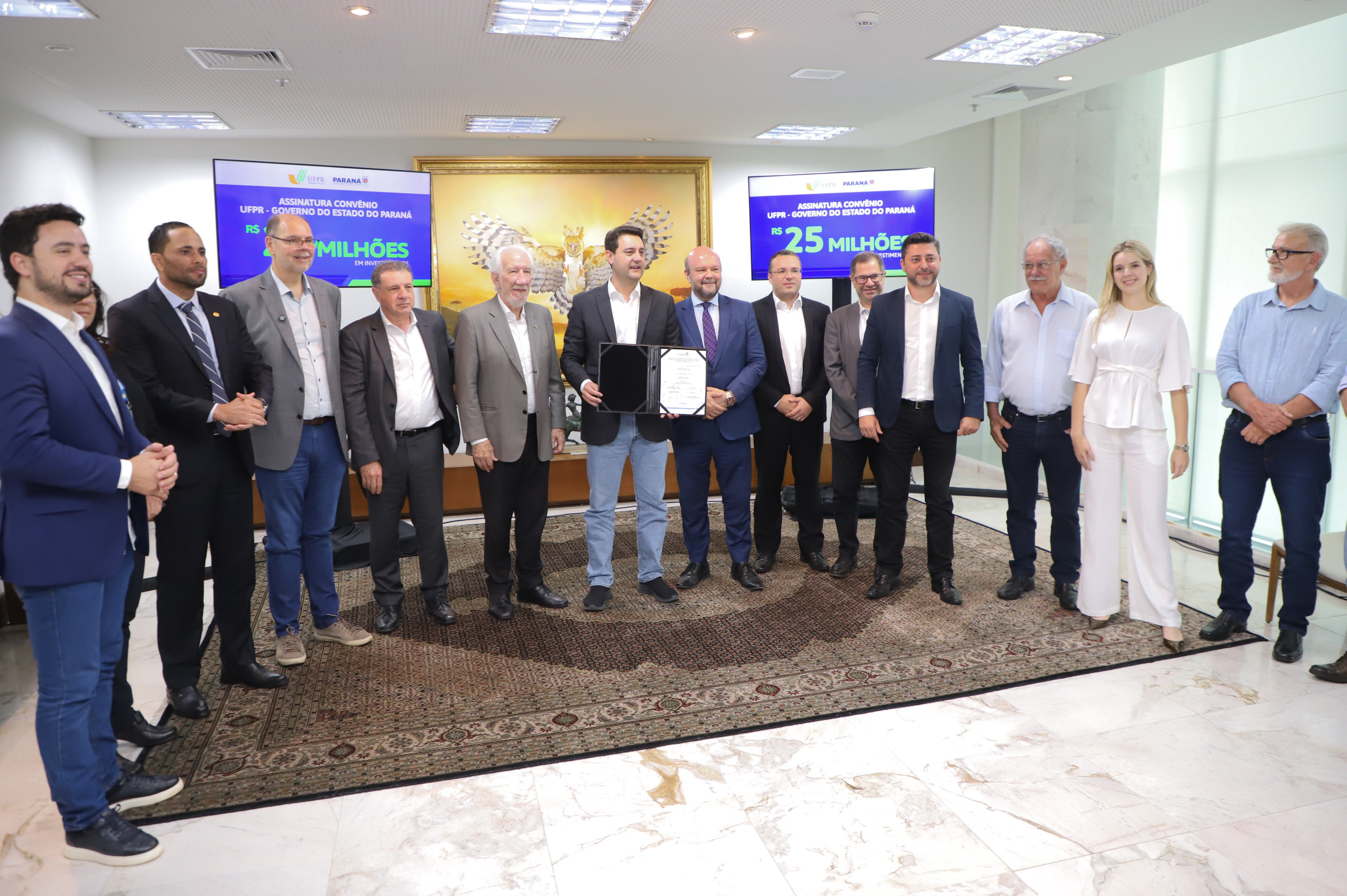O governador Carlos Massa Ratinho Junior assinou nesta segunda-feira (02) o convênio entre o Governo do Estado e a Universidade Federal do Paraná (UFPR) para construção da sede própria da instituição em Jandaia do Sul, no Vale do Ivaí.