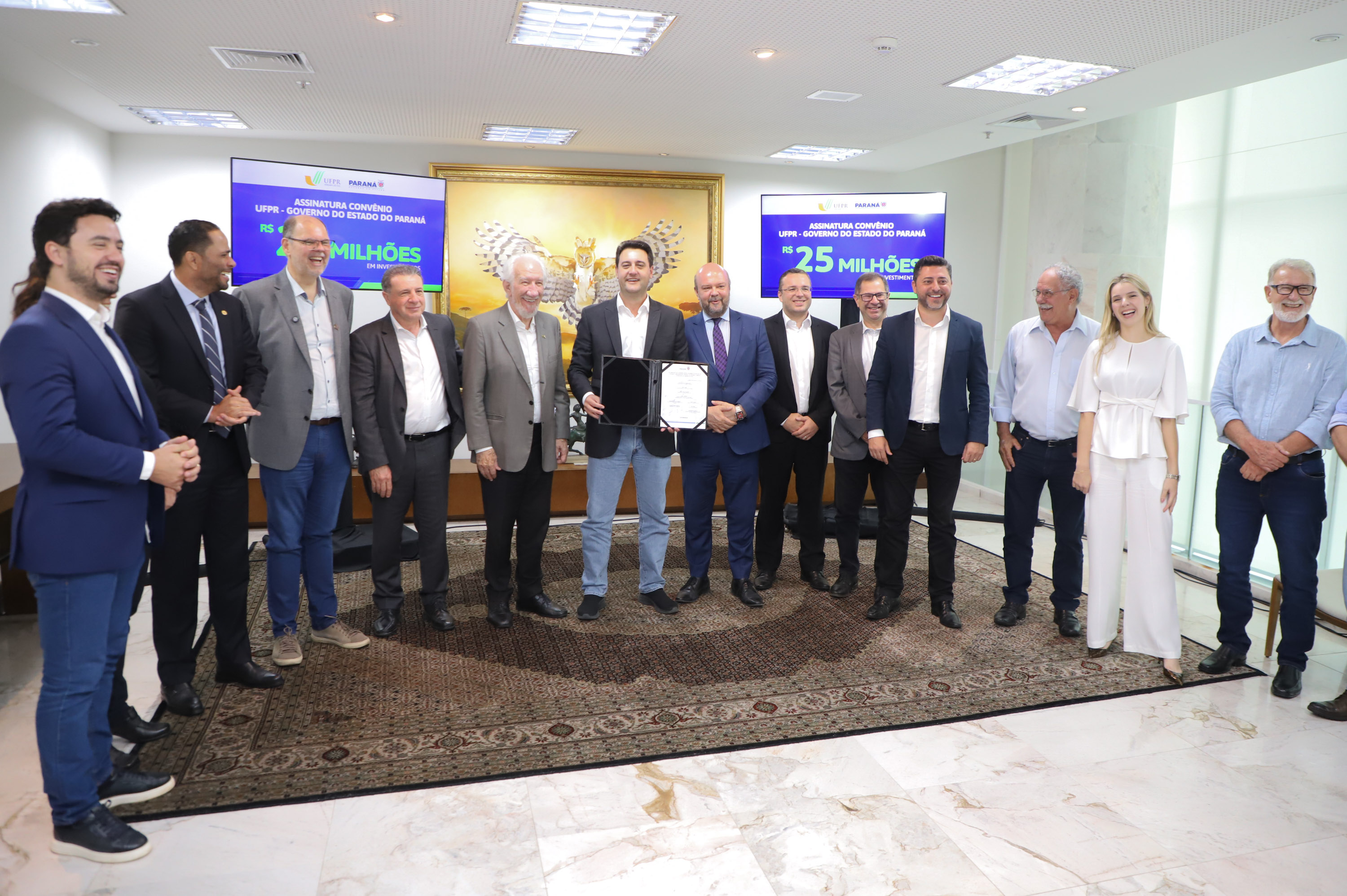 O governador Carlos Massa Ratinho Junior assinou nesta segunda-feira (02) o convênio entre o Governo do Estado e a Universidade Federal do Paraná (UFPR) para construção da sede própria da instituição em Jandaia do Sul, no Vale do Ivaí.