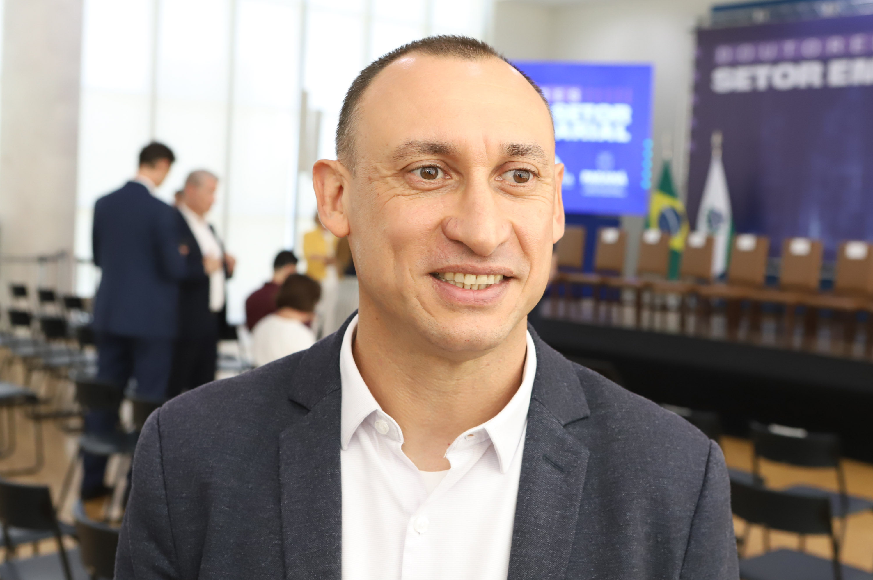 Estado concederá 100 bolsas de R$ 5 mil para doutores inovarem em empresas paranaenses