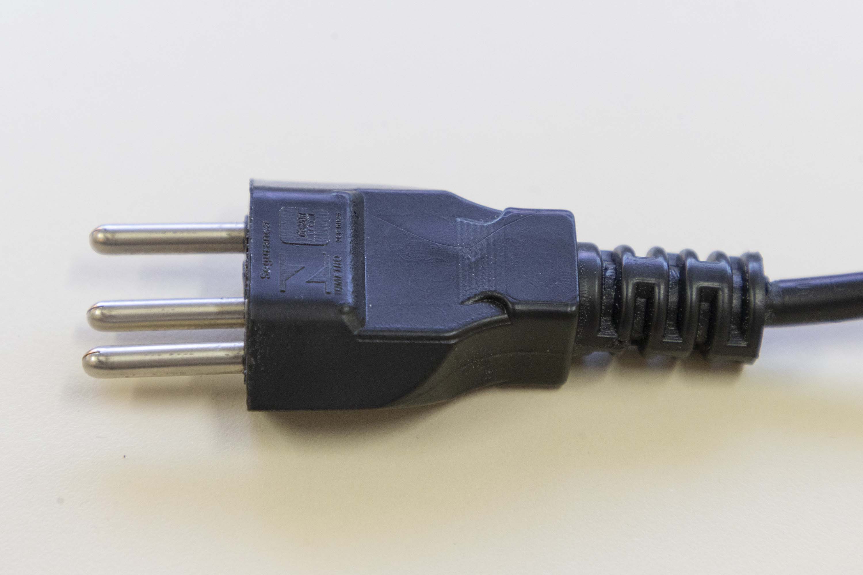 De maquiagem a seringas: 5 serviços que o Tecpar executa e você nem imagina