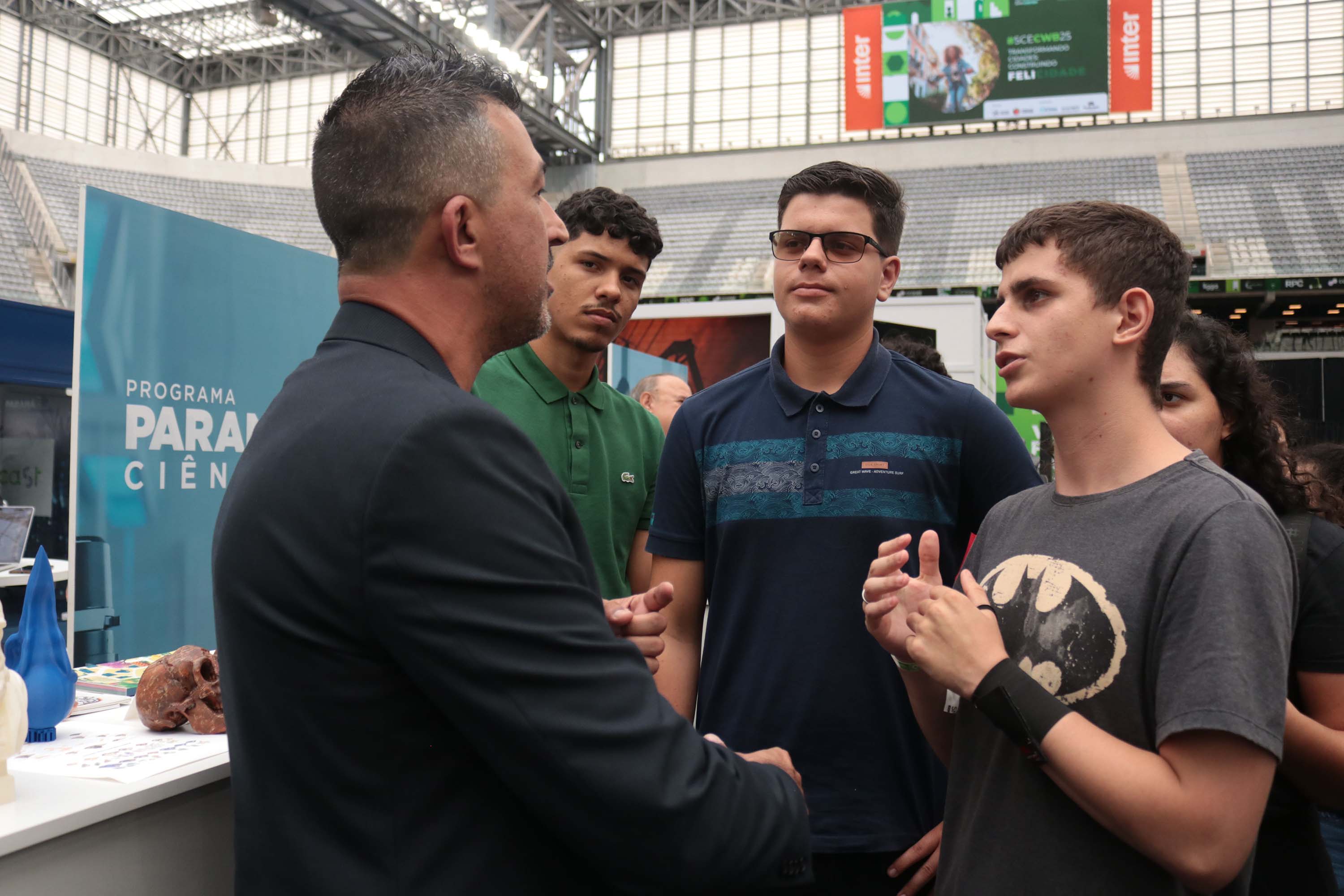 TI na prática: alunos do Talento Tech fazem visita imersiva na Smart City Expo Curitiba