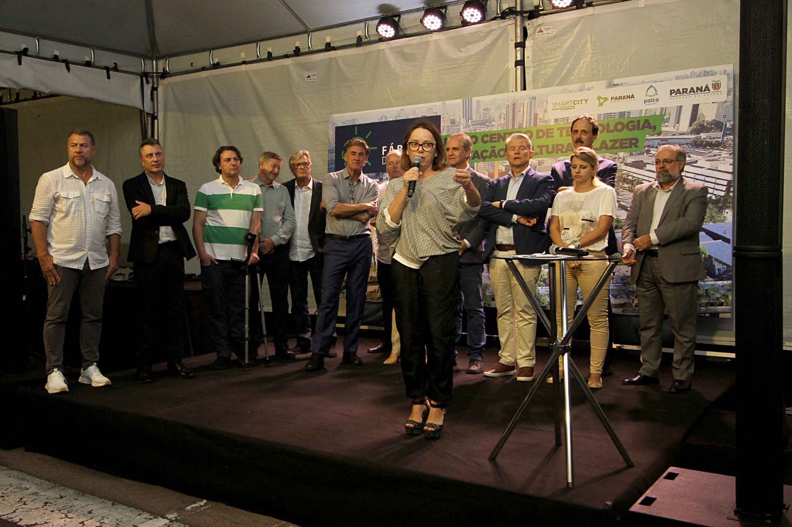 Fábrica de Ideias é apresentada a autoridades e empresários no encerramento do Smart City