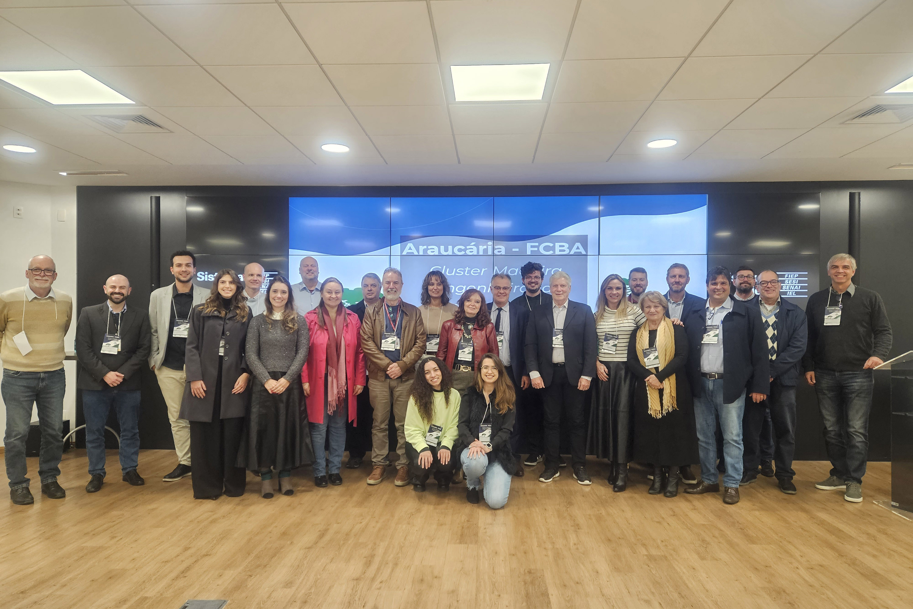 Fundação Araucária apresenta a instituto francês pesquisas da madeira na construção civil
