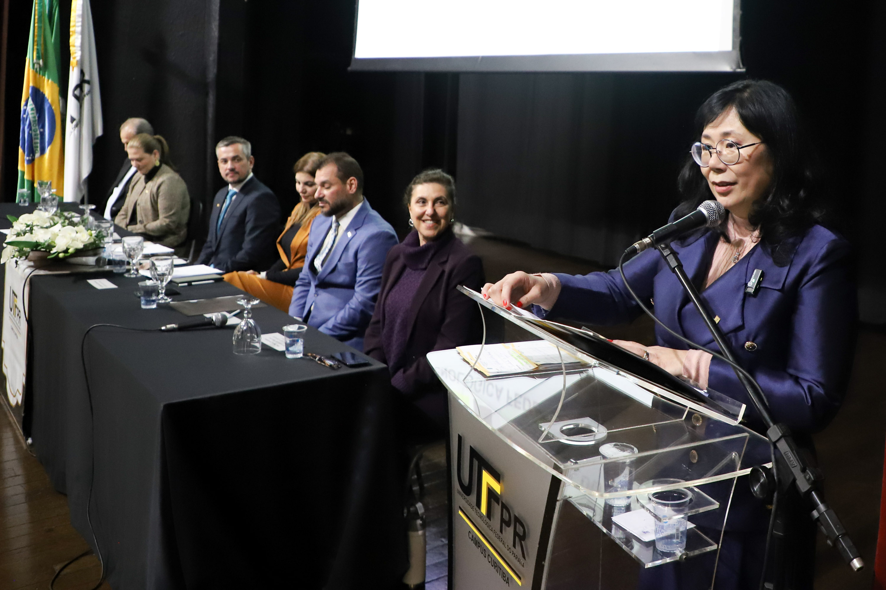 Na posse de vice-reitora, Piana diz que UTFPR é essencial na formação de trabalhadores