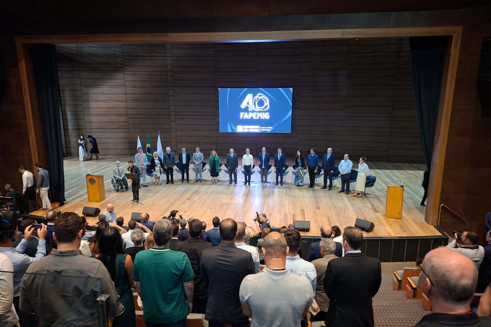 Fundação Araucária e Fapemig assinam acordo e lançam edital de melhoramento genético
