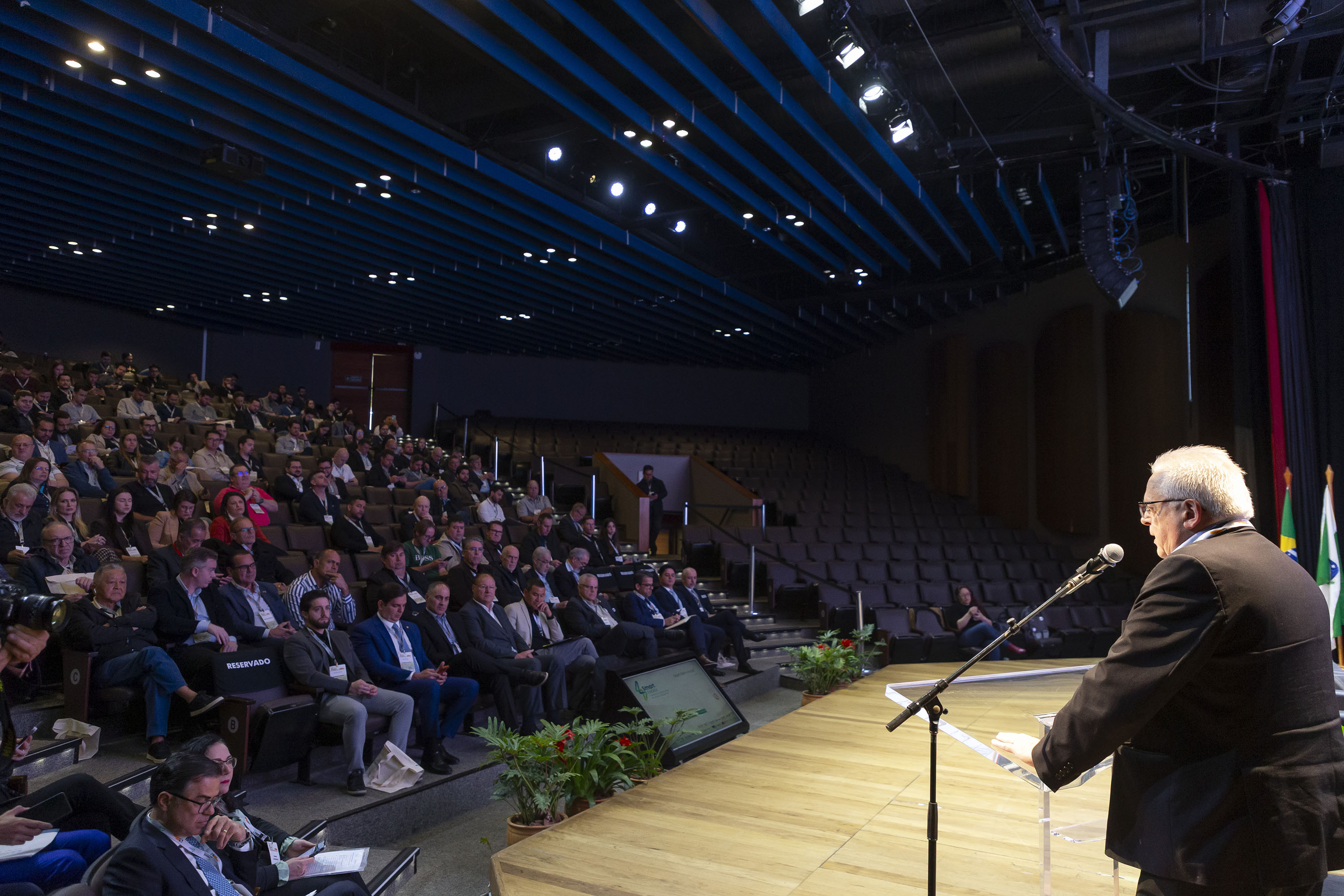 Paraná recebe conferência sobre desafios do setor energético e cenários do mercado