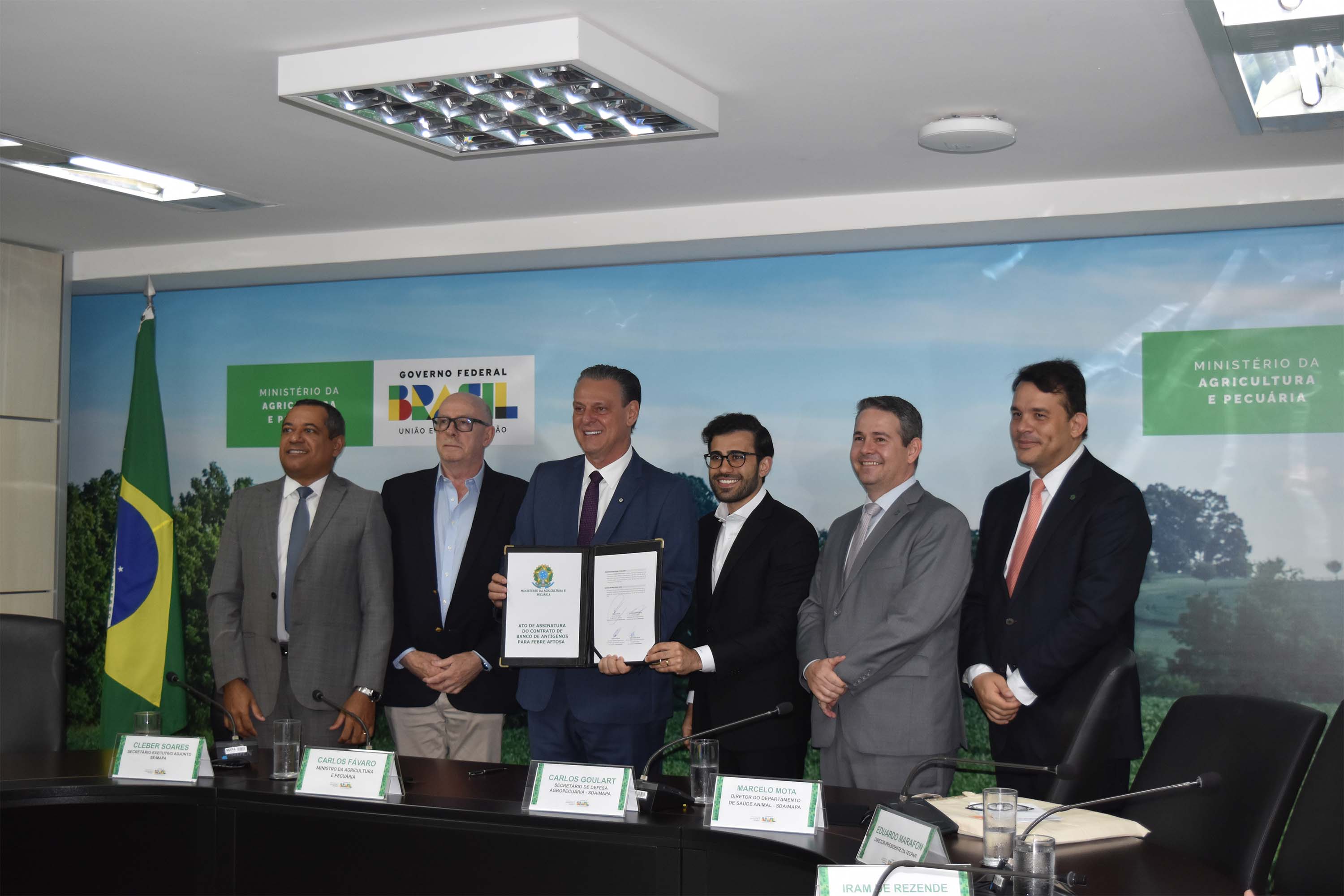 Paraná será responsável pelo banco brasileiro de antígenos e vacinas contra febre aftosa