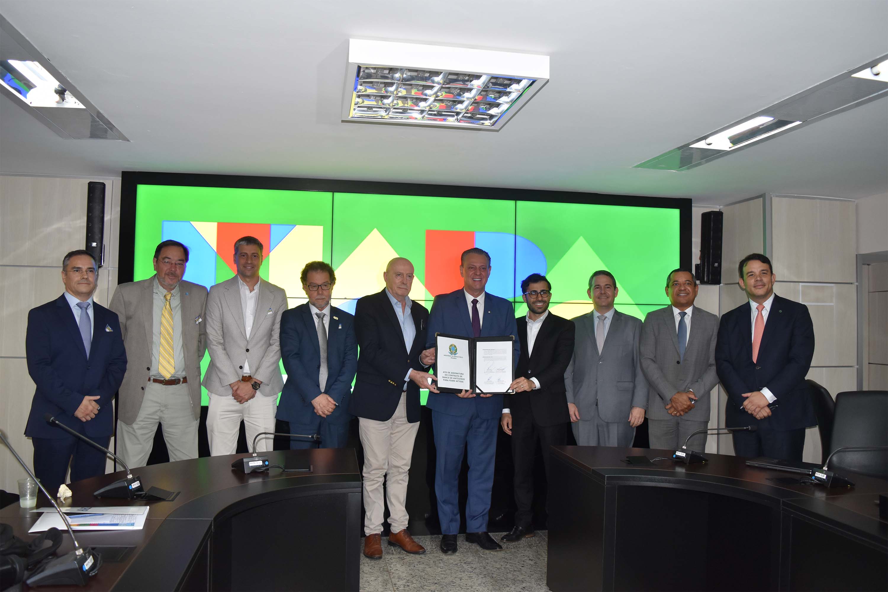 Paraná será responsável pelo banco brasileiro de antígenos e vacinas contra febre aftosa