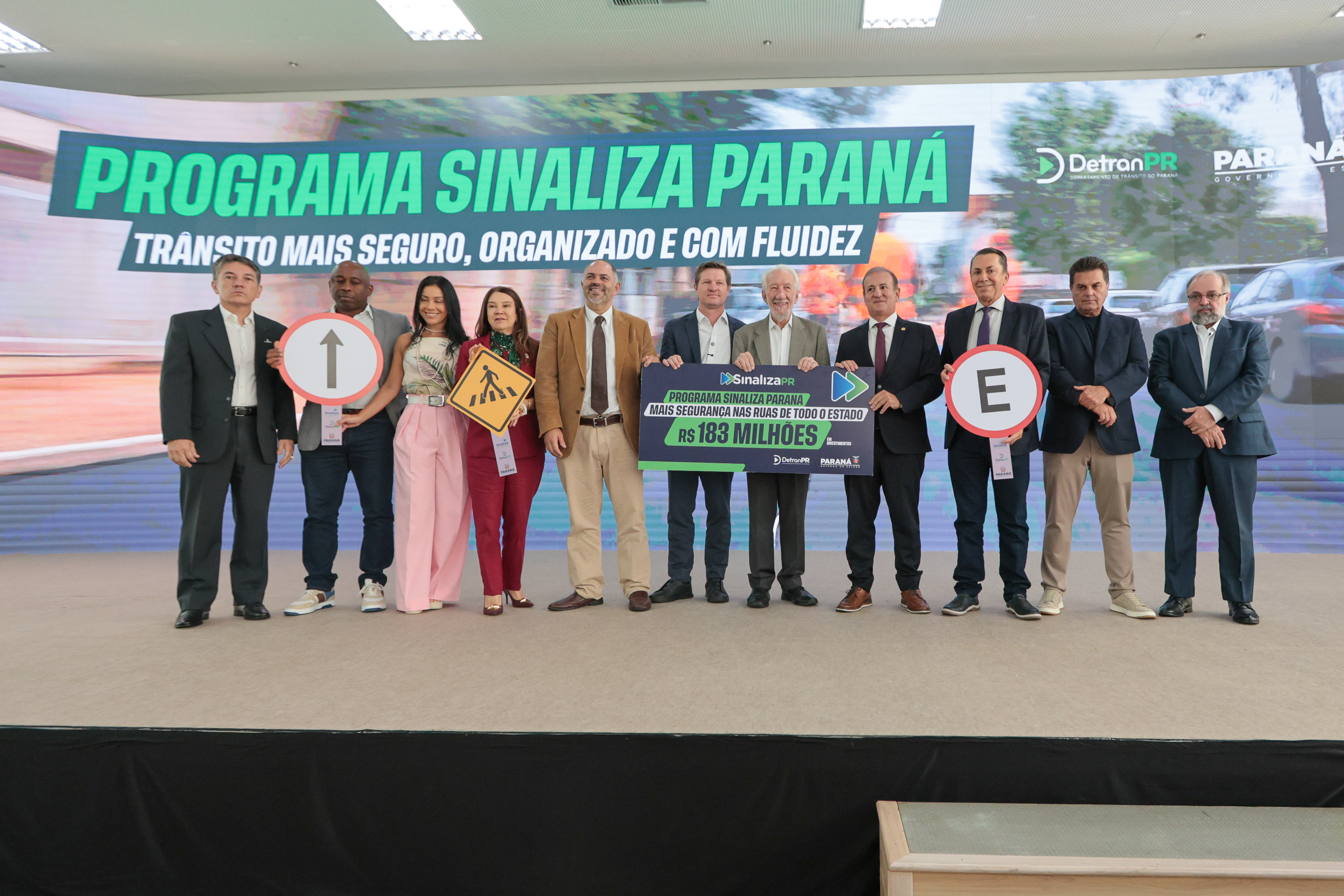 Estado autoriza R$ 183 milhões para reforçar sinalização urbana nos 399 municípios