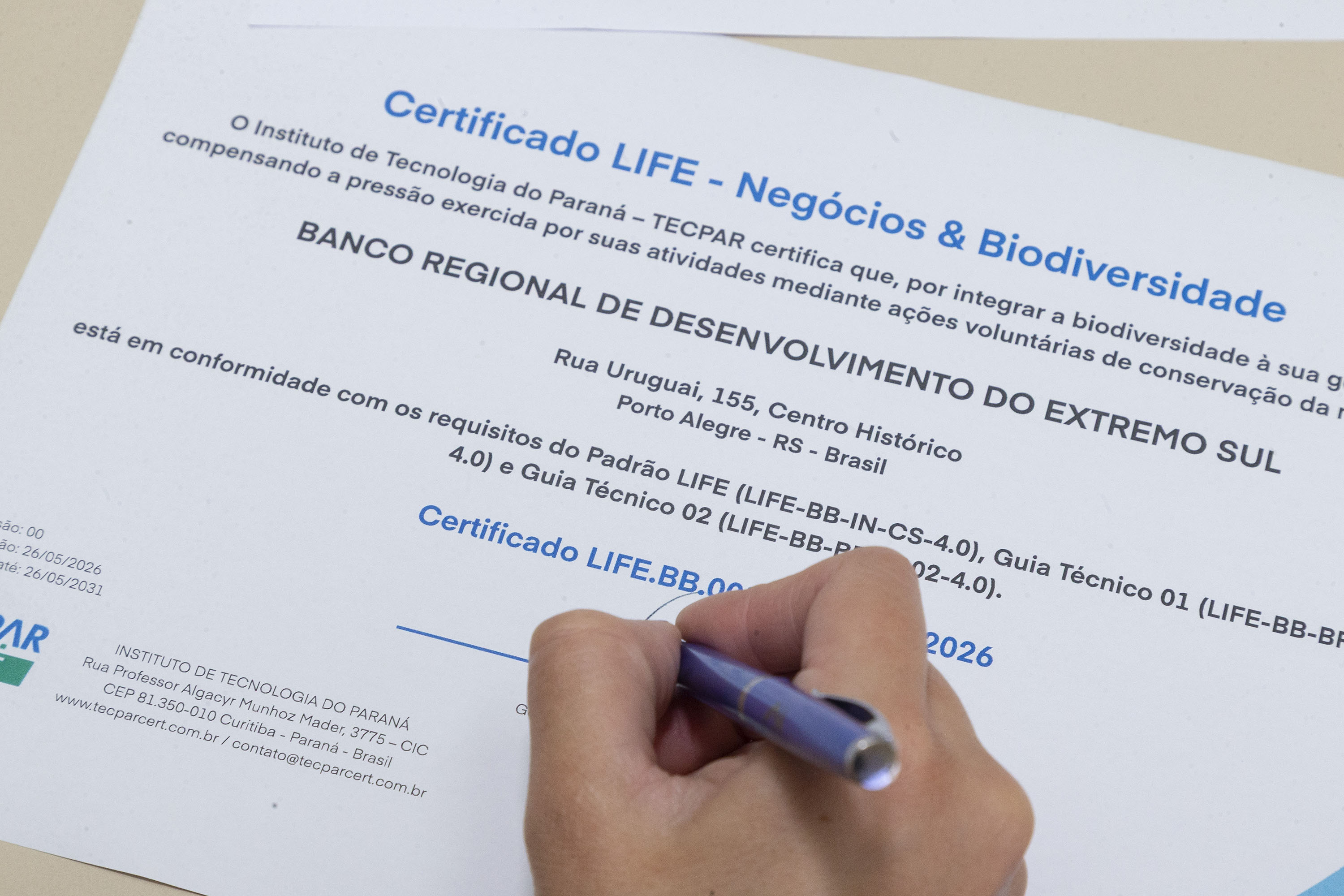 Conservação da biodiversidade: Tecpar certifica BRDE por práticas sustentáveis
