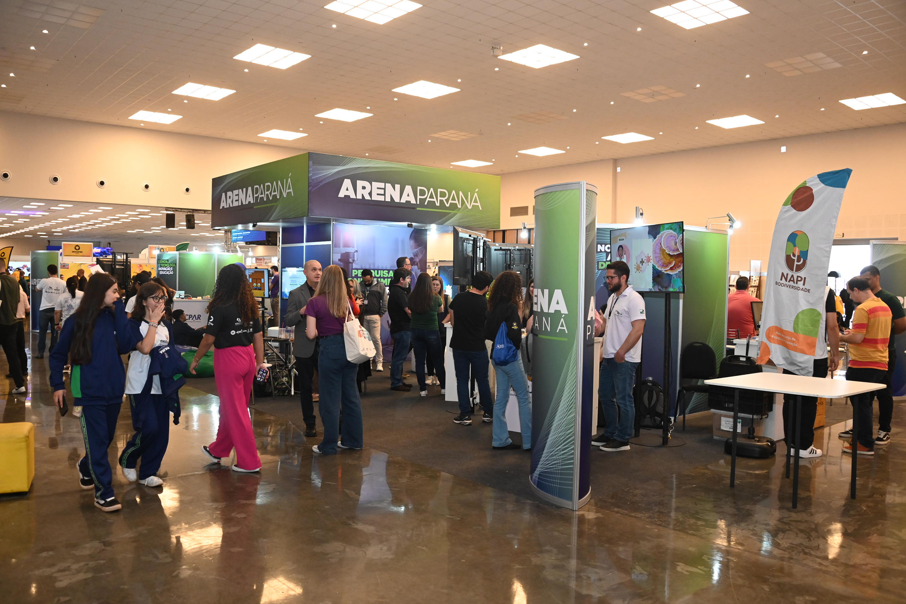Estado promove em Cascavel o maior evento de divulgação científica do Brasil