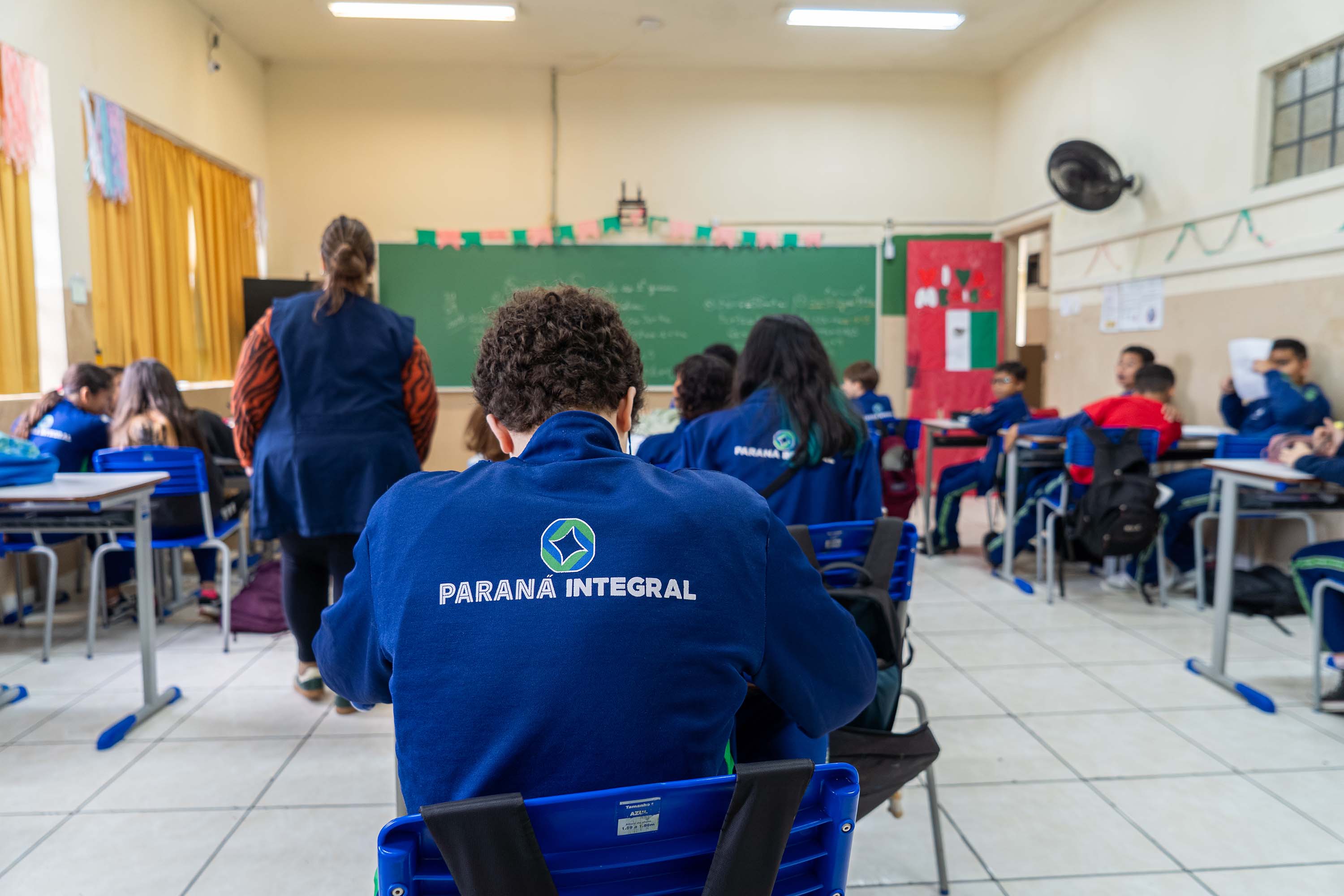 100 mil alunos da rede estadual fazem a Prova Paraná Mais nesta semana