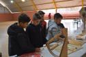 Alunos desenvolvendo atividades de matemática