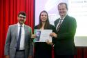 Vitória Maciel Delai, da Unioeste, vencedora da premiação na área Ciências da Saúde, na categoria Estudante de Graduação