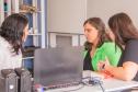 Inédito: aluna com deficiência visual faz prova de proficiência em língua estrangeira na UEPG