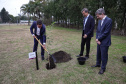 Ratinho Junior visita cooperativa e Centro de Inovação na Argentina