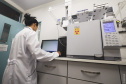 Laboratório da UEM realiza detecção de níveis de metanol em bebidas
