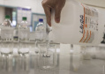 Laboratório da UEM realiza detecção de níveis de metanol em bebidas