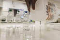 Laboratório da UEM realiza detecção de níveis de metanol em bebidas