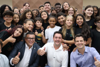 Paraná lança pacote pioneiro de serviços digitais com IA em parceria com o Google