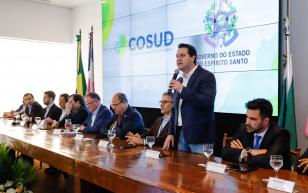 governador ratinho junior realiza fala durante evento